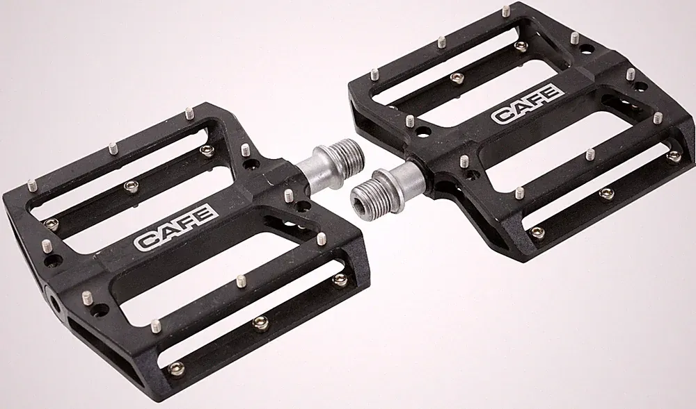 Bicycle Cafe Flat 10 Pin Mountain Bike Pedals 9/16" BLACK Downhill Enduro Trail