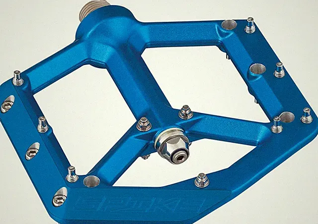 Spank Spike Mountain Bike Platform Pedals 9/16 Alloy with Replaceable Pins &